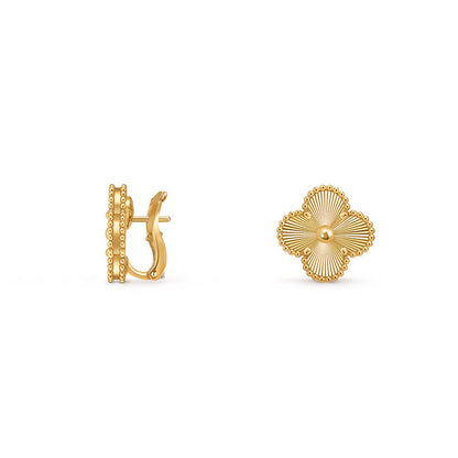 [AM]15MM CLOVER FLOWER STUD EARRINGS GOLD COLLECTION