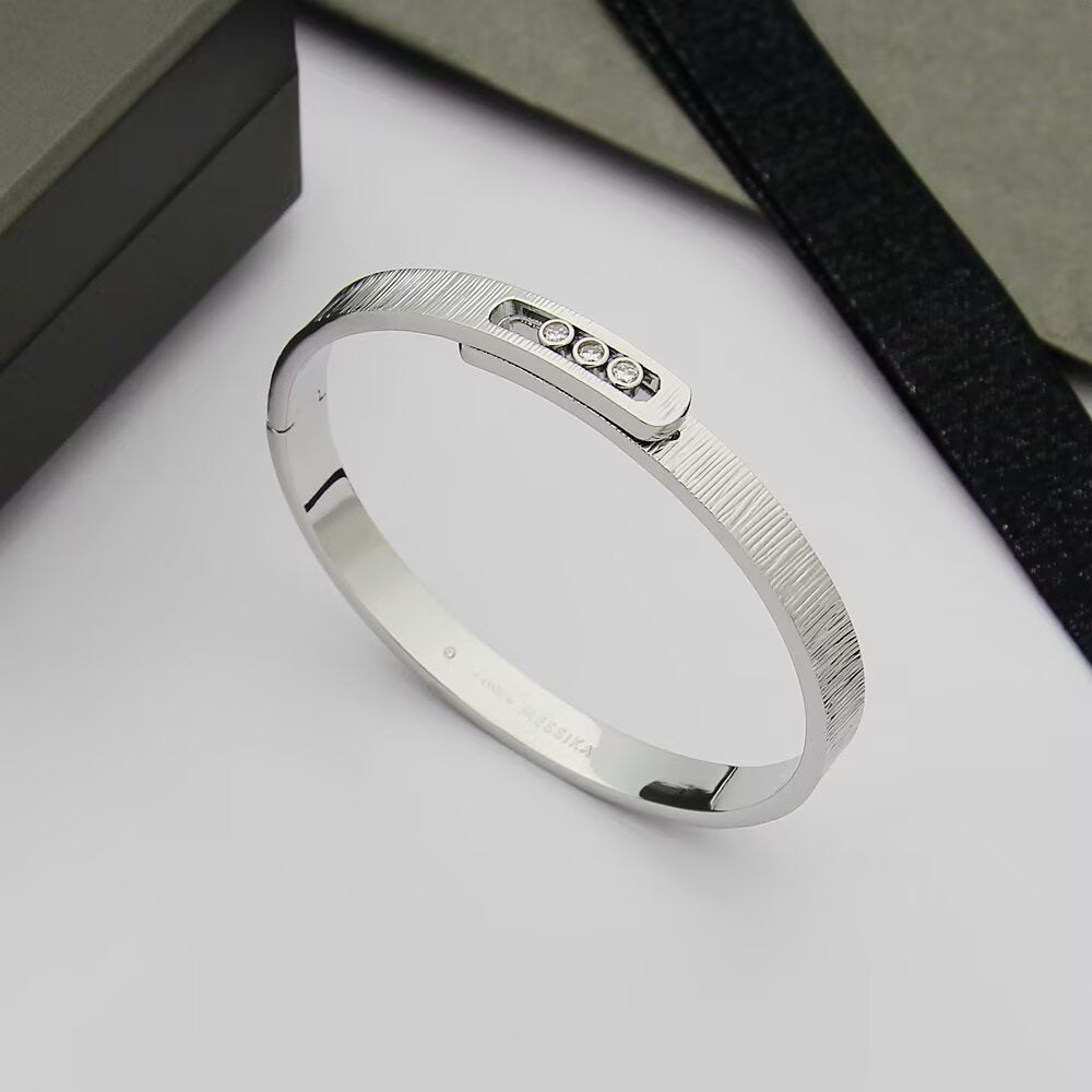 [AM]MOVE NOA CISELÉ BANGLE BRACELET
