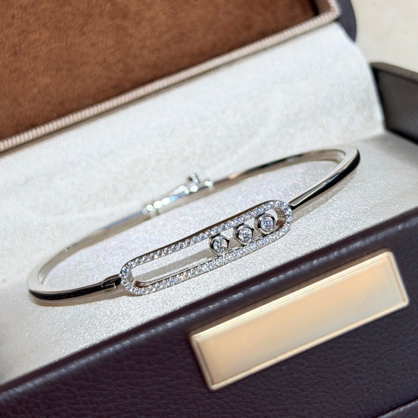 [AM]MOVE PAVÉ DIAMOND BANGLE BRACELET M
