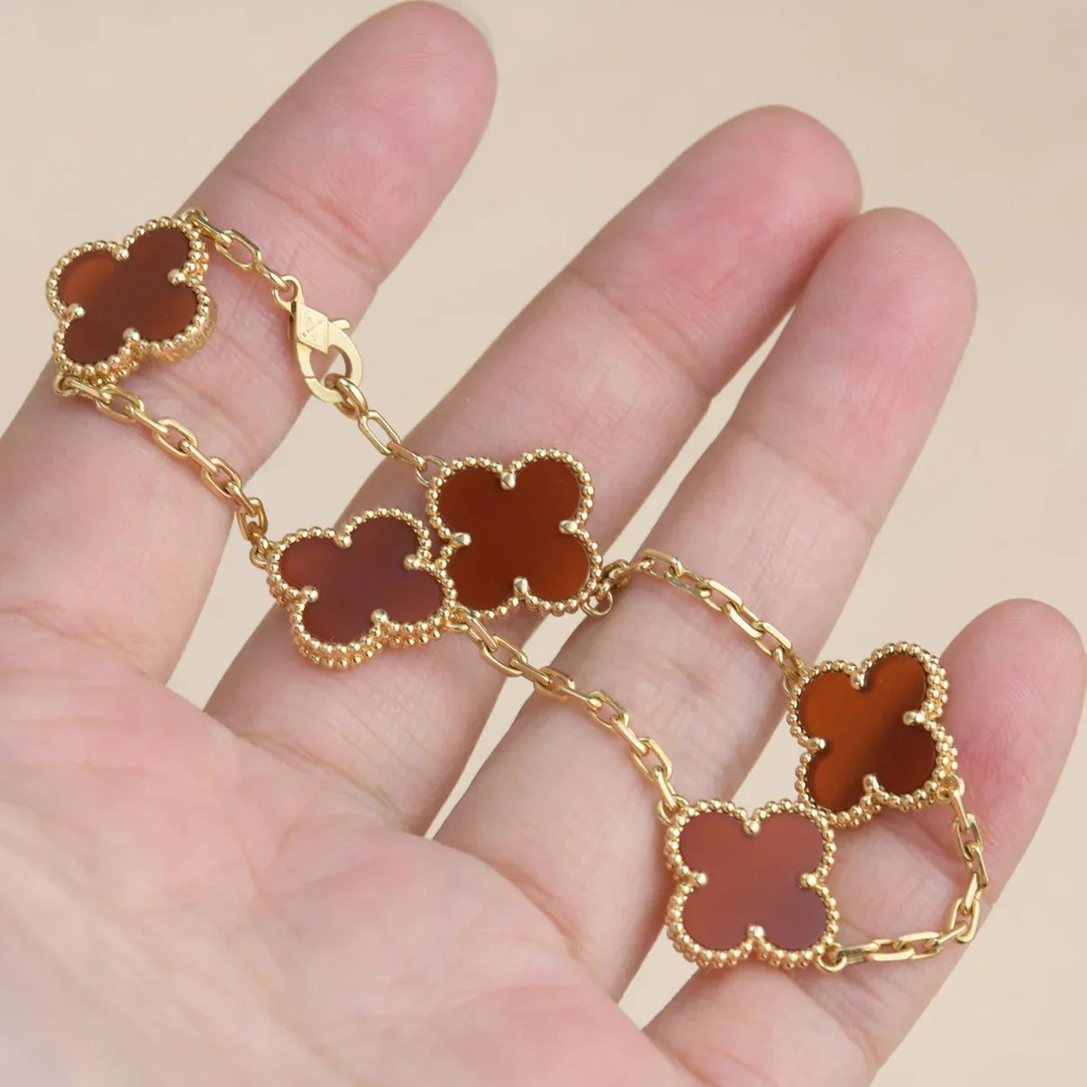 [AM]LUCKY CLOVER 5-MOTIF BRACELET - RED CARNELIAN COLLECTION
