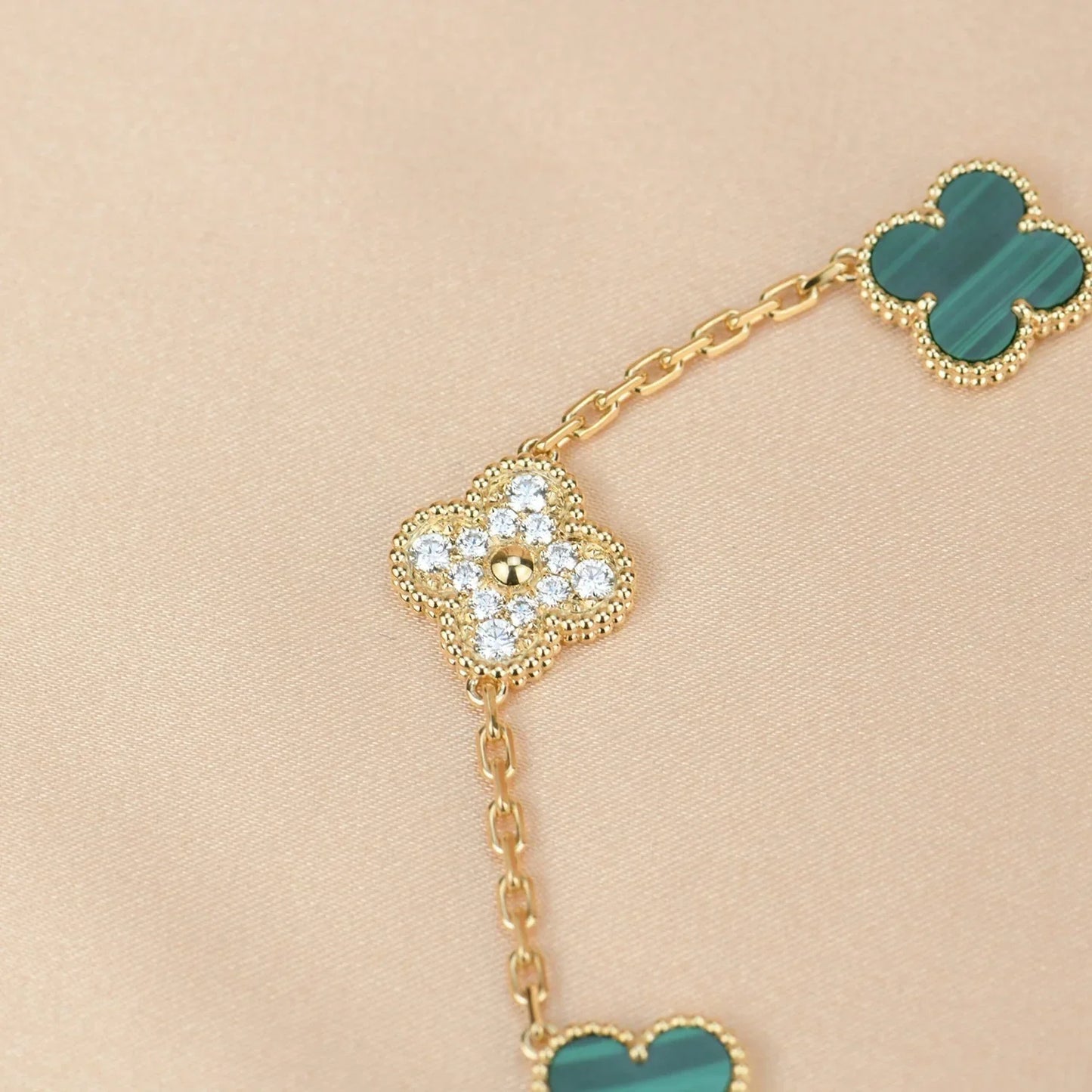[AM]LUCKY CLOVER 5-MOTIF BRACELET - MALACHITE COLLECTION