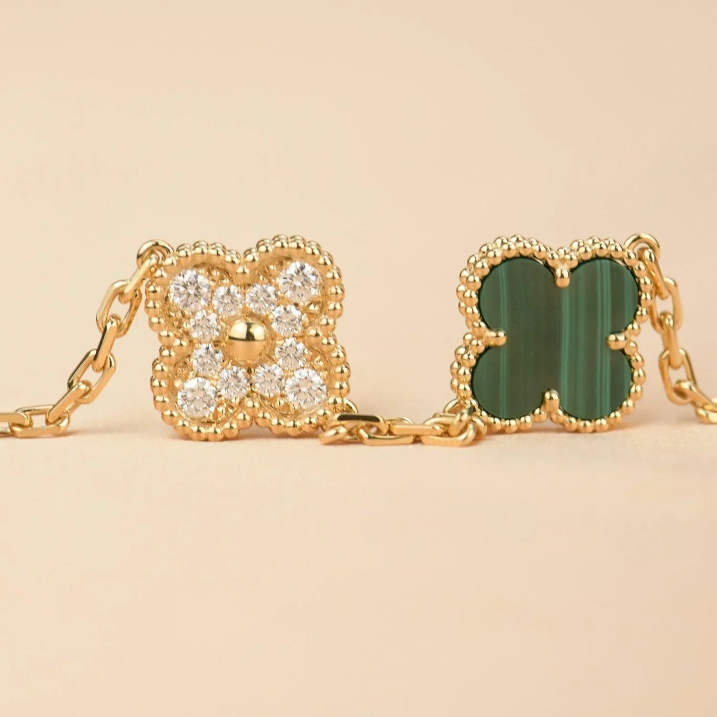 [AM]LUCKY CLOVER 5-MOTIF BRACELET - MALACHITE COLLECTION