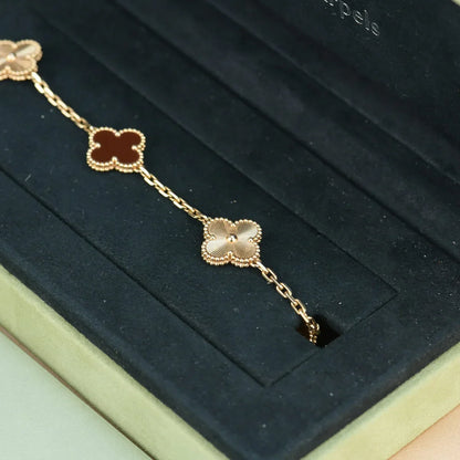 [AM]LUCKY CLOVER 5-MOTIF BRACELET - RED CARNELIAN COLLECTION