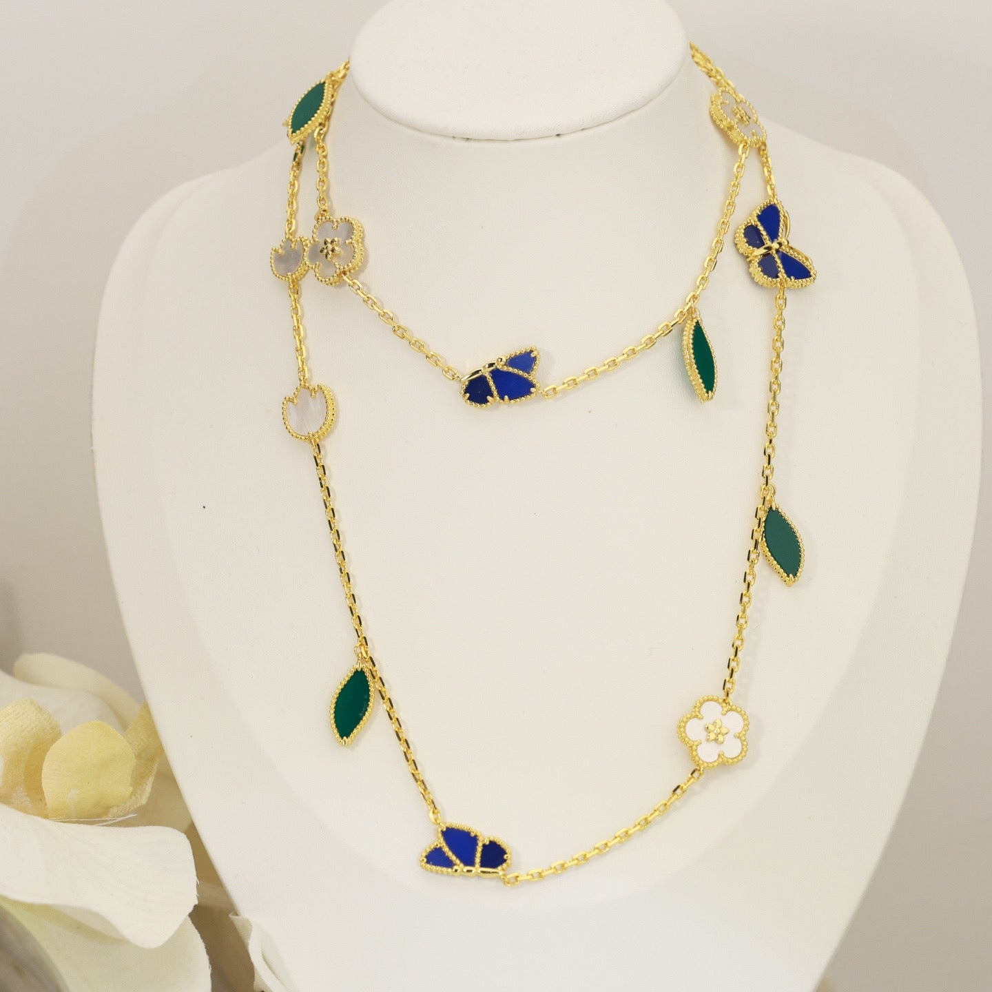 [AM]LUCKY SPRING BUTTERFLY & FLOWER STATEMENT NECKLACE - 15-MOTIF FLORAL DESIGN