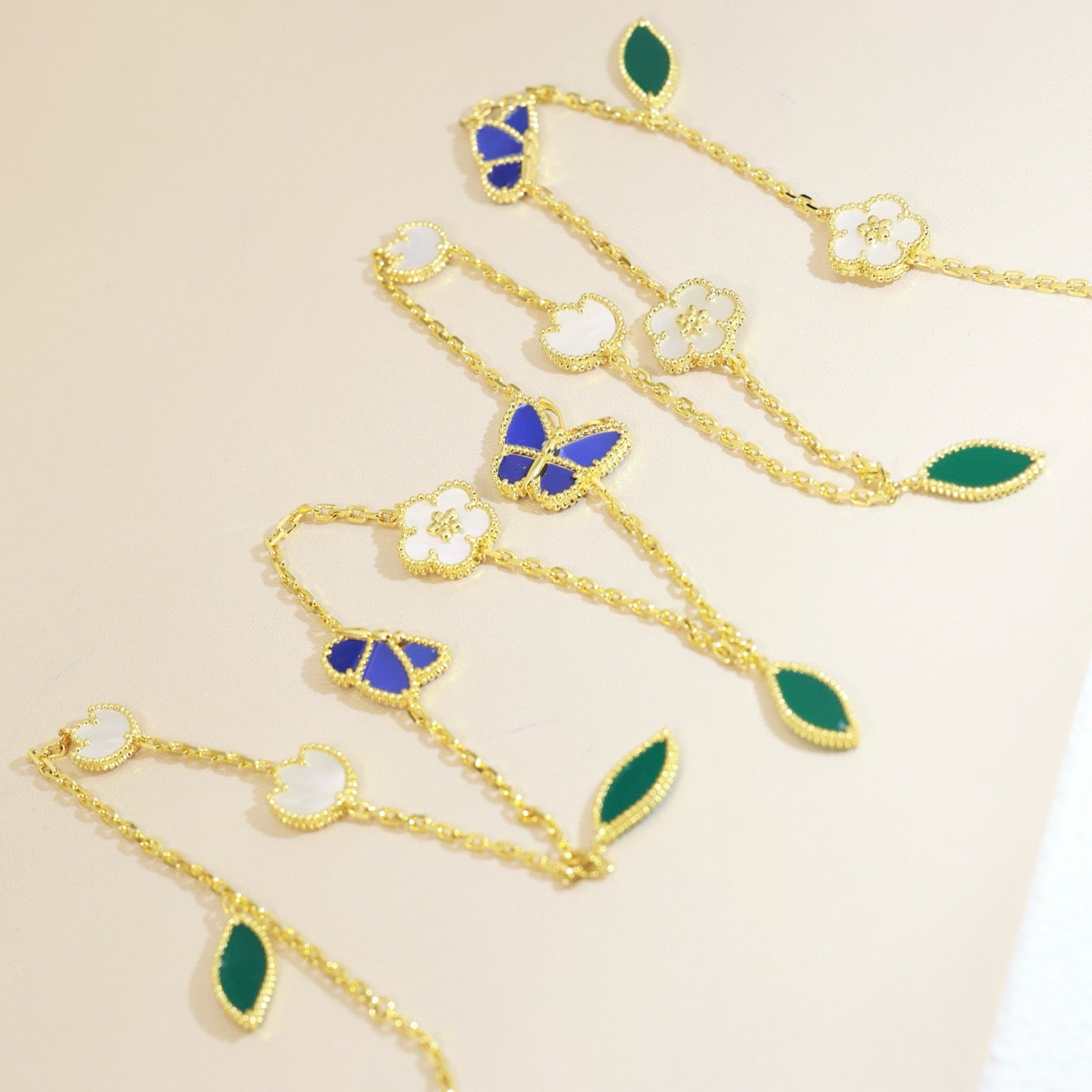 [AM]LUCKY SPRING BUTTERFLY & FLOWER STATEMENT NECKLACE - 15-MOTIF FLORAL DESIGN