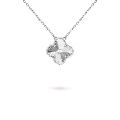 [AM]15MM CLOVER FLOWER PENDANT NECKLACE WHITE GOLD COLLECTION