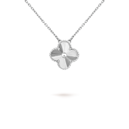 [AM]15MM CLOVER FLOWER PENDANT NECKLACE WHITE GOLD COLLECTION
