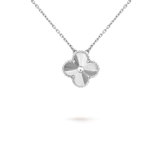 [AM]15MM CLOVER FLOWER PENDANT NECKLACE WHITE GOLD COLLECTION