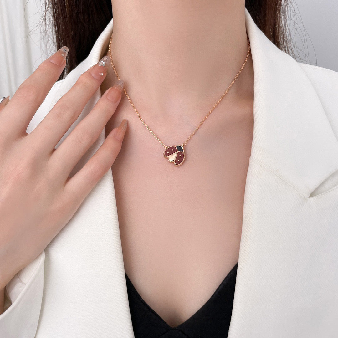 [AM]LUCKY CARNELIAN LADYBUG CHARM NECKLACE