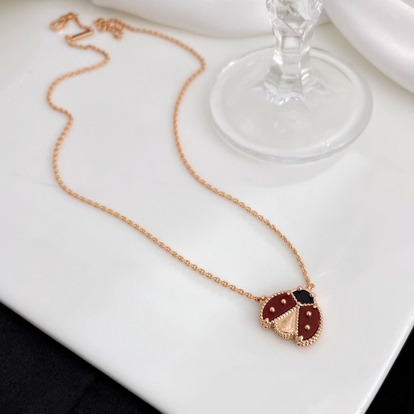 [AM]LUCKY CARNELIAN LADYBUG CHARM NECKLACE
