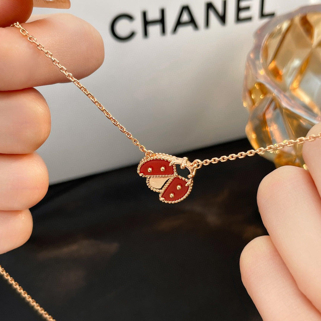 [AM]LUCKY CARNELIAN LADYBUG CHARM NECKLACE