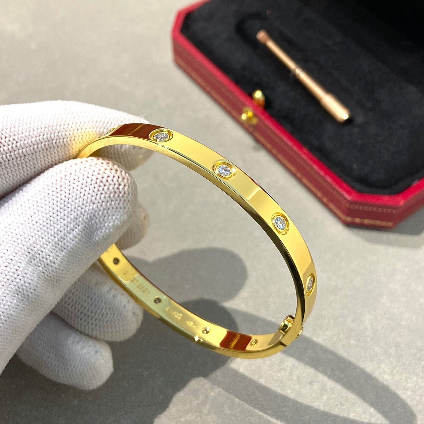[AM]CLASSIC 6.1MM LOVE BANGLE - 10-DIAMOND