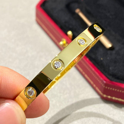 [AM]CLASSIC 6.1MM LOVE BANGLE - 10-DIAMOND