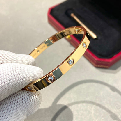 [AM]CLASSIC 6.1MM LOVE BANGLE - 10-DIAMOND