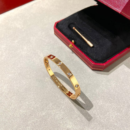 [AM]CLASSIC 6.1MM LOVE BANGLE - 10-DIAMOND