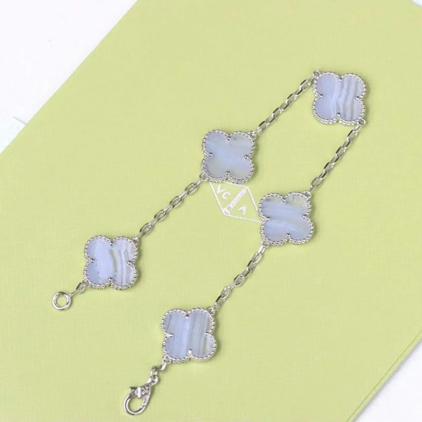 [AM]LUCKY CLOVER 5-MOTIF BRACELET - PURPLE CHALCEDONY COLLECTION