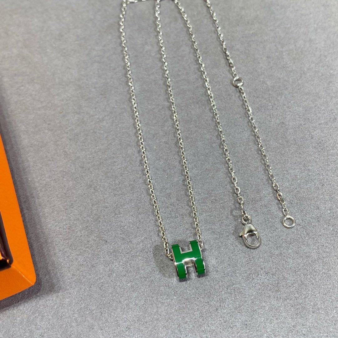 [AM]POP H GREEN NECKLACE SILVER AND GOLD
