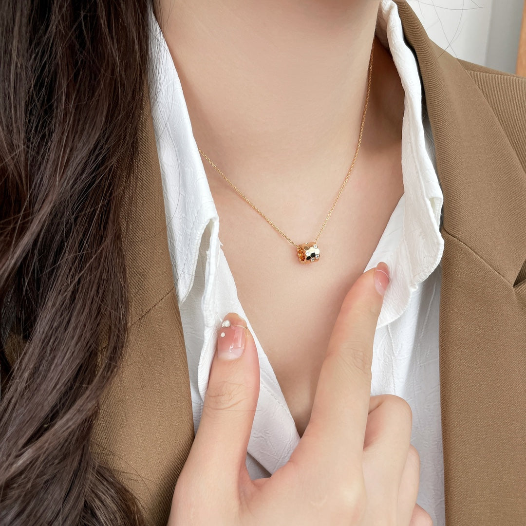 [AM]BEE MINI PEDANT DIAMOND NECKLACE