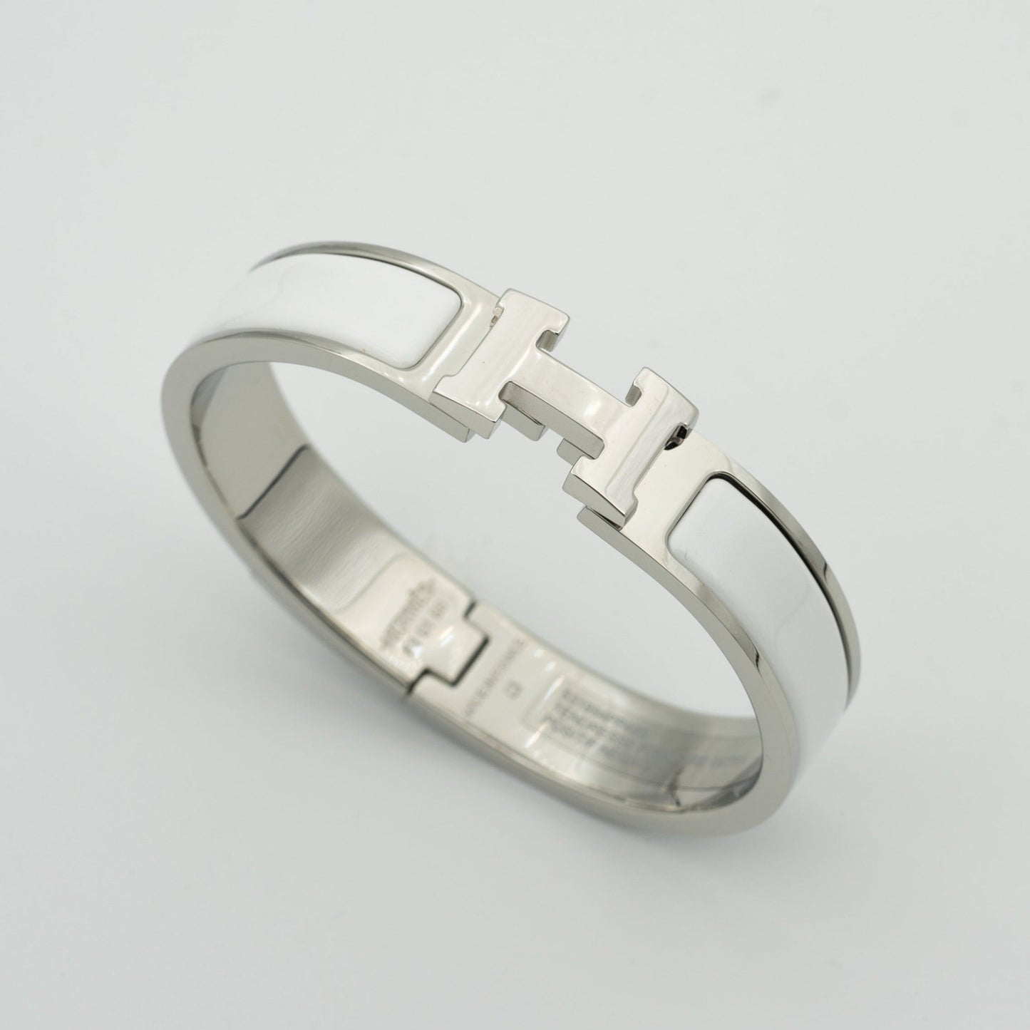 [AM]H WHITE BRACELET