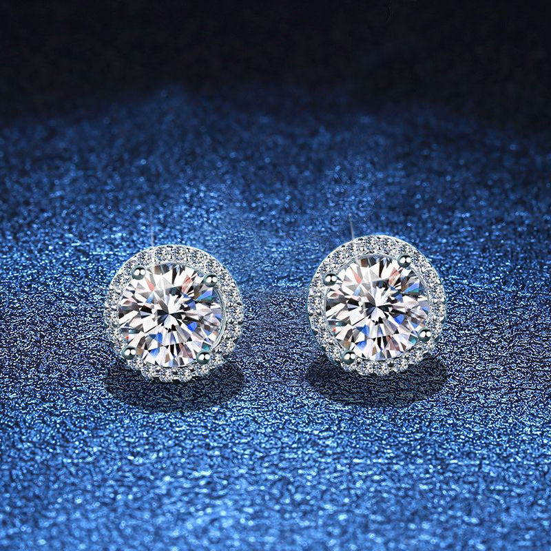 [AM]CLASSIC 4-PRONG ROUND MOISSANITE STUD EARRINGS