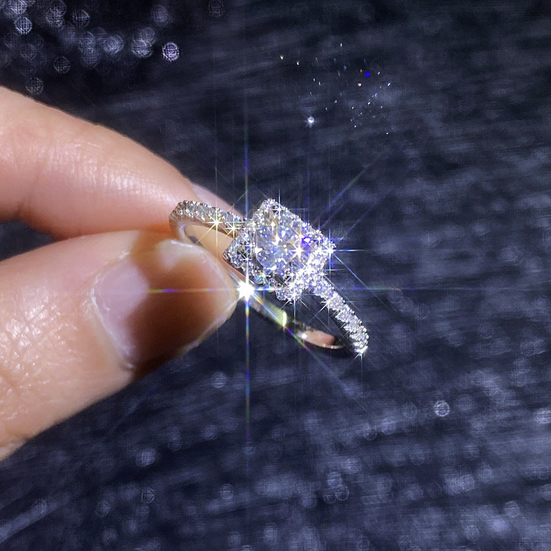 [AM]DAINTY SUGAR-CUBE MOISSANITE RING