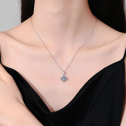 [AM]CLASSIC CLOVER MOISSANITE PENDANT NECKLACE