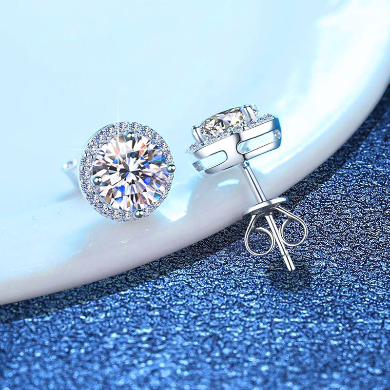 [AM]CLASSIC 4-PRONG ROUND MOISSANITE STUD EARRINGS