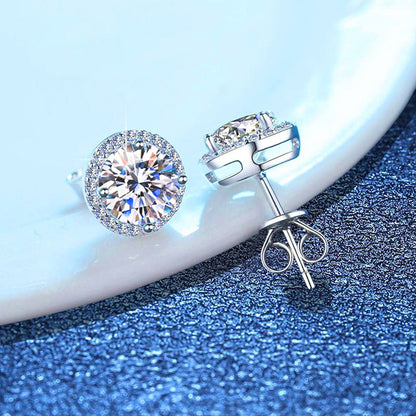 [AM]CLASSIC 4-PRONG ROUND MOISSANITE STUD EARRINGS