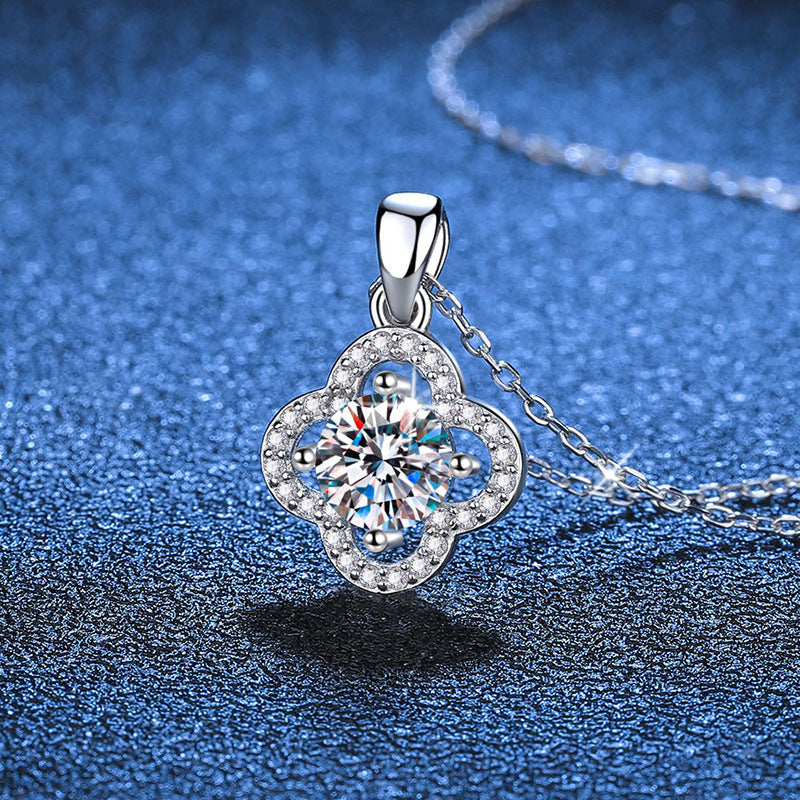 [AM]CLASSIC CLOVER MOISSANITE PENDANT NECKLACE
