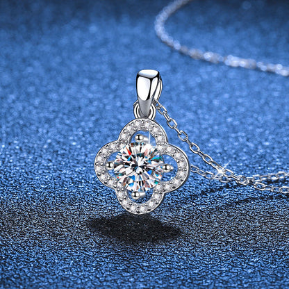 [AM]CLASSIC CLOVER MOISSANITE PENDANT NECKLACE