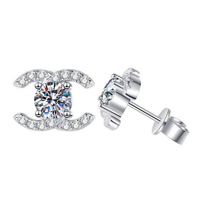 [AM]CHIC INTERLOCKING DOUBLE-C MOISSANITE STUD EARRINGS