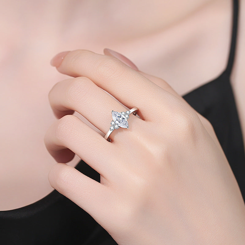 [AM]ELEGANT MARQUISE CUT MOISSANITE RING WITH SIDE ACCENTS