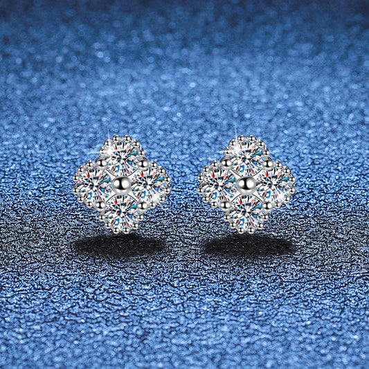 [AM]ELEGANT FOUR-LEAF CLOVER MOISSANITE STUD EARRINGS