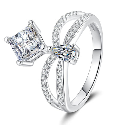 [AM]ELEGANT DOUBLE-TWISTED MOISSANITE RING