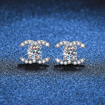 [AM]CHIC INTERLOCKING DOUBLE-C MOISSANITE STUD EARRINGS