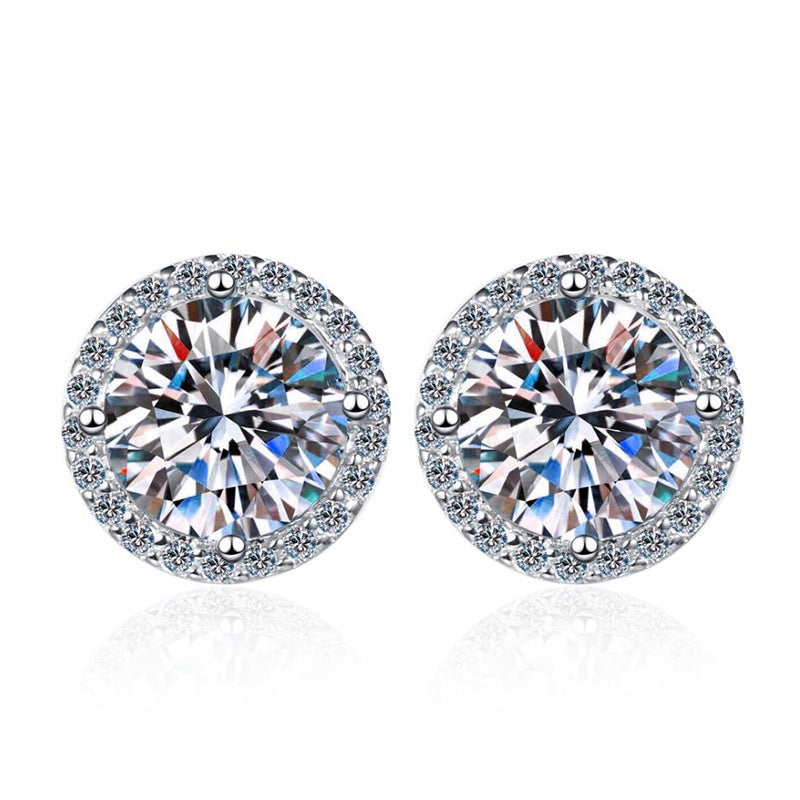 [AM]CLASSIC 4-PRONG ROUND MOISSANITE STUD EARRINGS