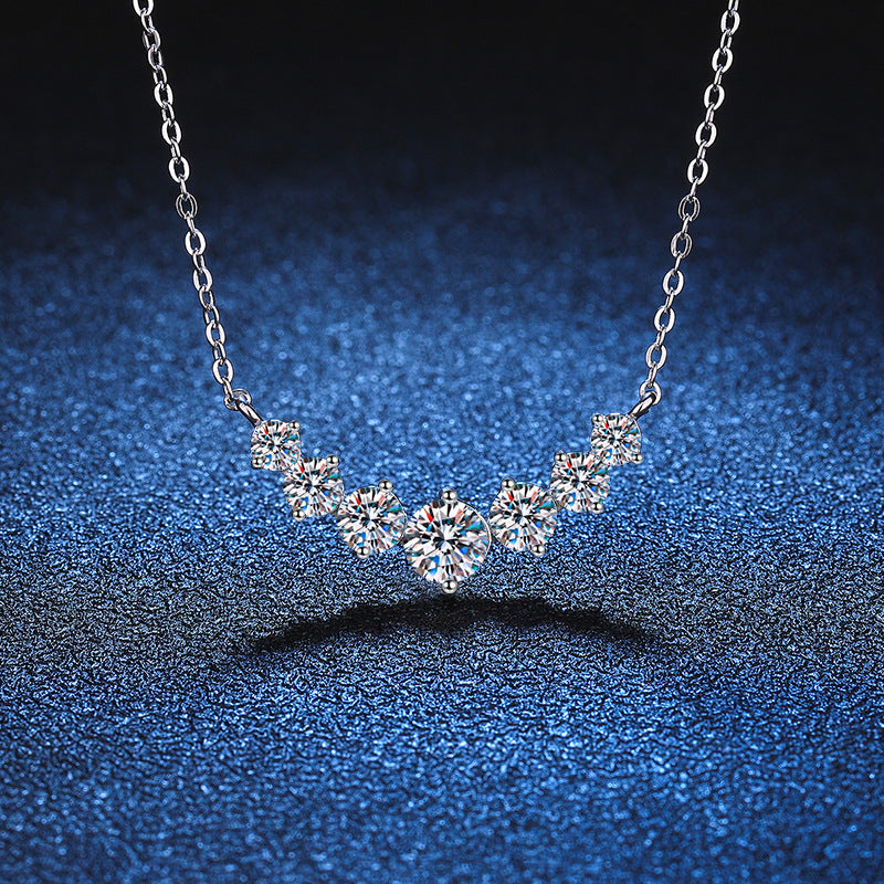 [AM]MINIMALIST CURVED SMILE MOISSANITE NECKLACE