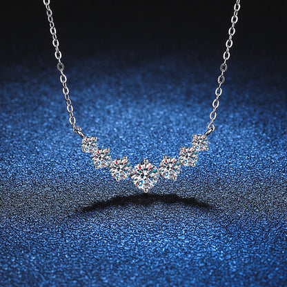 [AM]MINIMALIST CURVED SMILE MOISSANITE NECKLACE