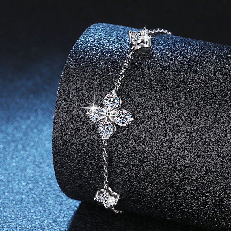 [AM]CLOVER LUCKY CHARM MOISSANITE BRACELET