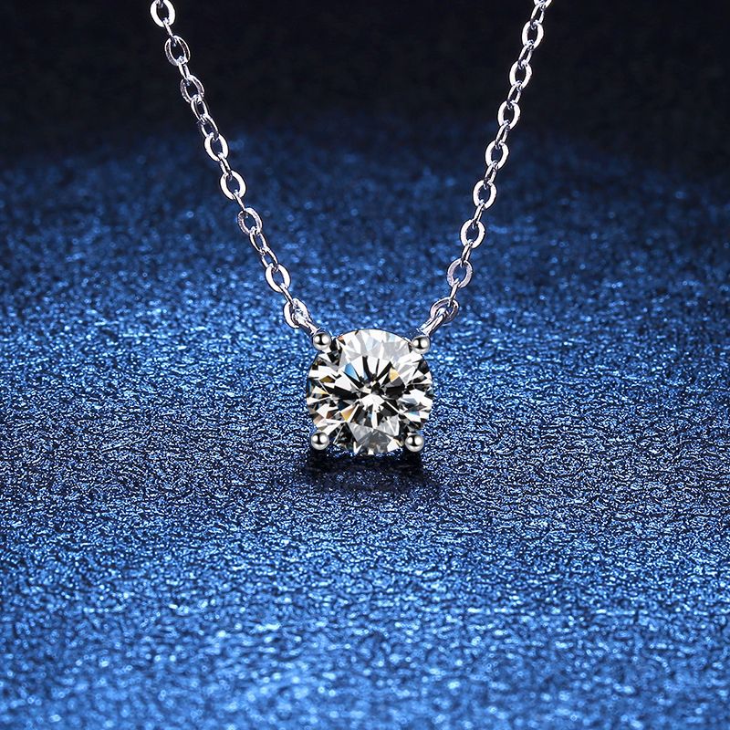 [AM]CLASSIC FOUR-PRONG SOLITAIRE MOISSANITE NECKLACE