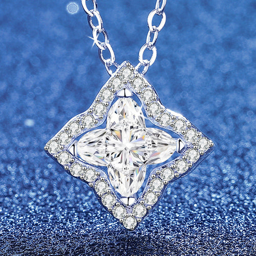 [AM]STAR-CLOVER MOISSANITE NECKLACE