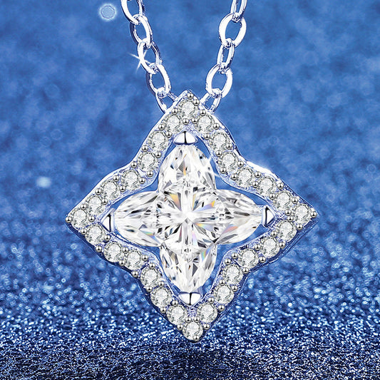 [AM]STAR-CLOVER MOISSANITE NECKLACE