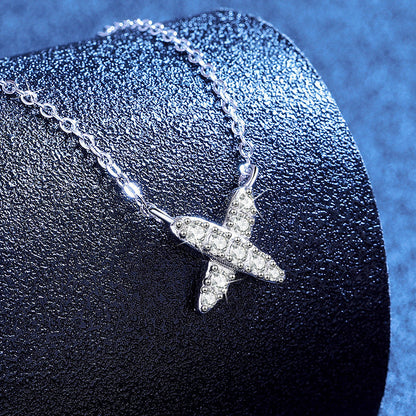 [AM]MODERN X-SHAPE PAVÉ MOISSANITE NECKLACE