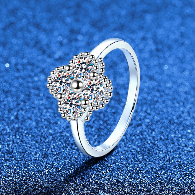 [AM]ELEGANT FOUR-LEAF CLOVER MOISSANITE RING