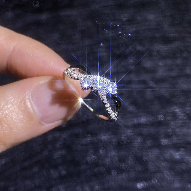 [AM]INTERTWINING LOVE MOISSANITE RING