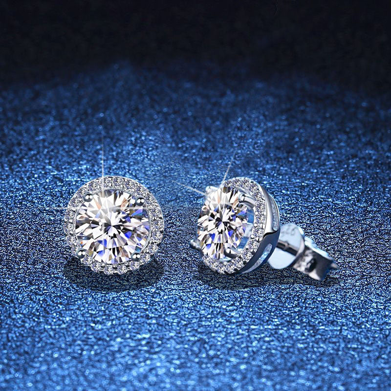 [AM]CLASSIC 4-PRONG ROUND MOISSANITE STUD EARRINGS
