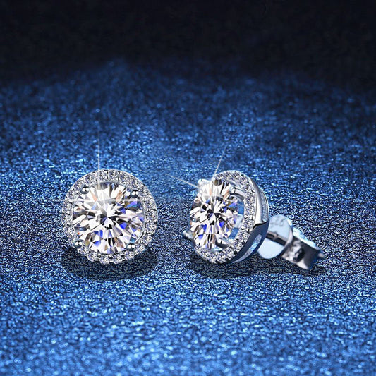 [AM]CLASSIC 4-PRONG ROUND MOISSANITE STUD EARRINGS