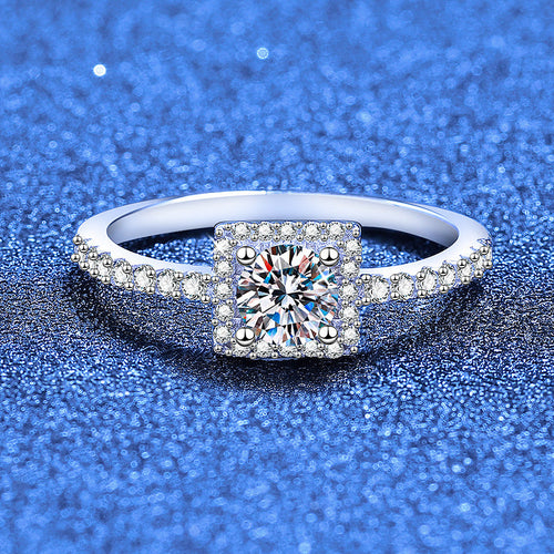[AM]DAINTY SUGAR-CUBE MOISSANITE RING