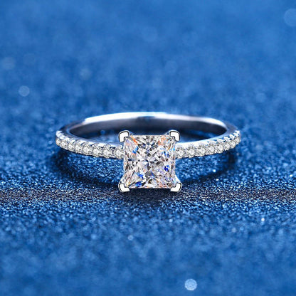 [AM]ELEGANT PRINCESS CUT MOISSANITE ENGAGEMENT RING