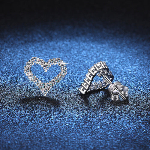 [AM]SPARKLING HEART-SHAPED MOISSANITE STUD EARRINGS